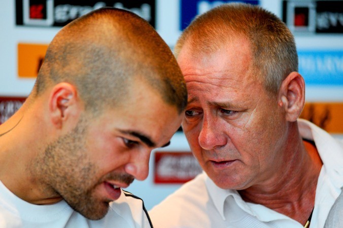 Kanonier F. Šebo s majiteľom ŠK Slovan I. Kmotrikom 